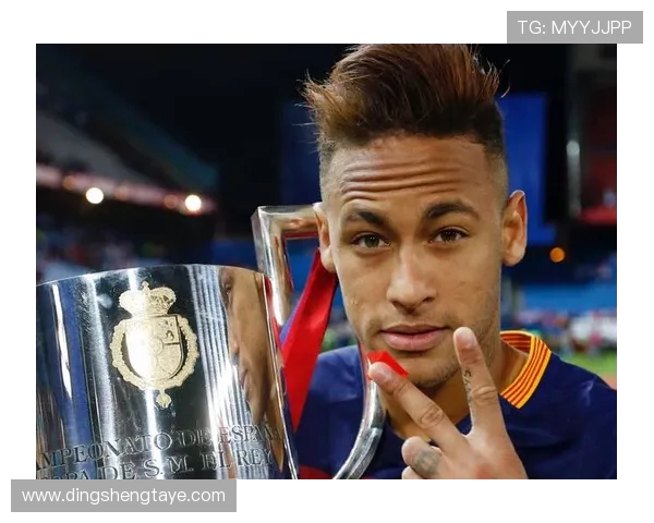 内马尔重返巴萨对阵巴黎的巅峰对决引发球迷热议